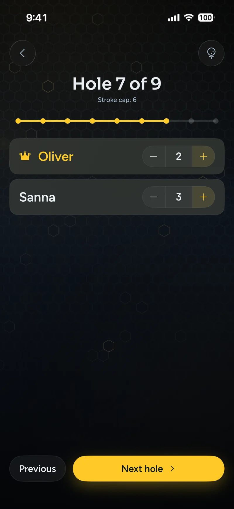 Minigolf scorecard on hole 7 of 9 with two players and their stroke counts